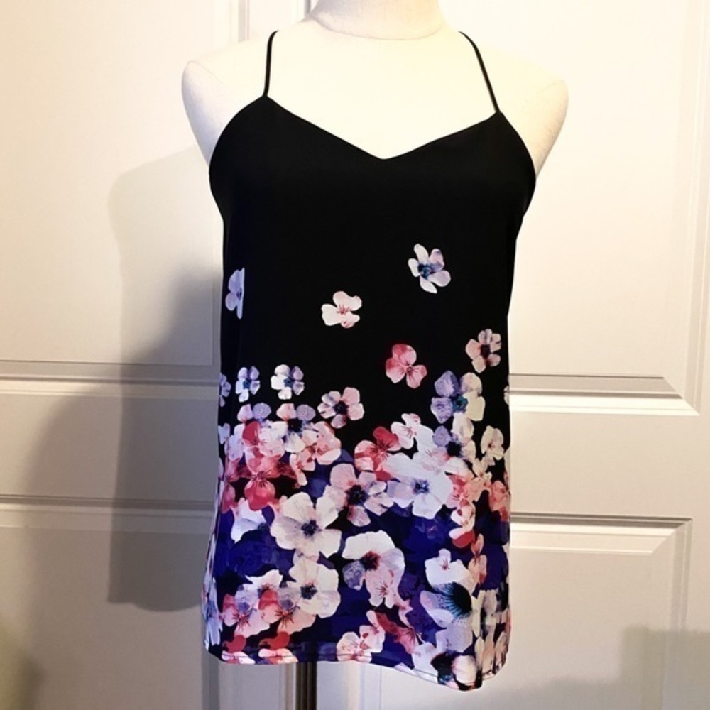 •Express• Flower designed‎ women’s tank top